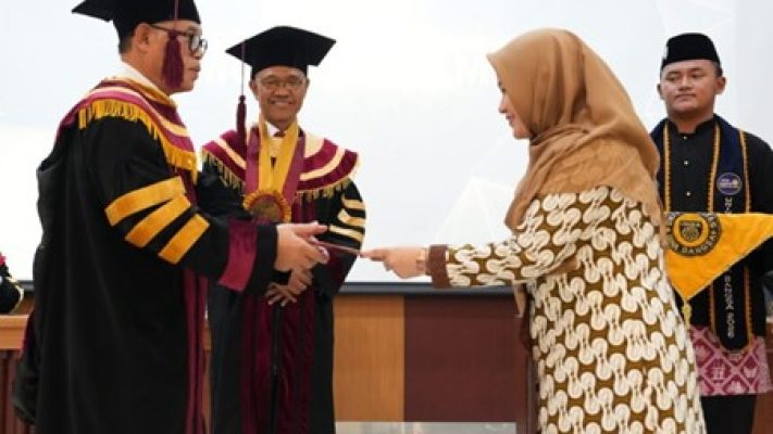 Fakultas Ekonomi & Bisnis Universitas Bina Bangsa Kembali Lahirkan Guru Besar